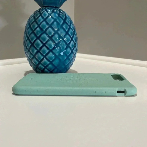 Pela Ocean Turquoise Turtle Edition iPhone 8 Plus Case - Picture 5 of 6